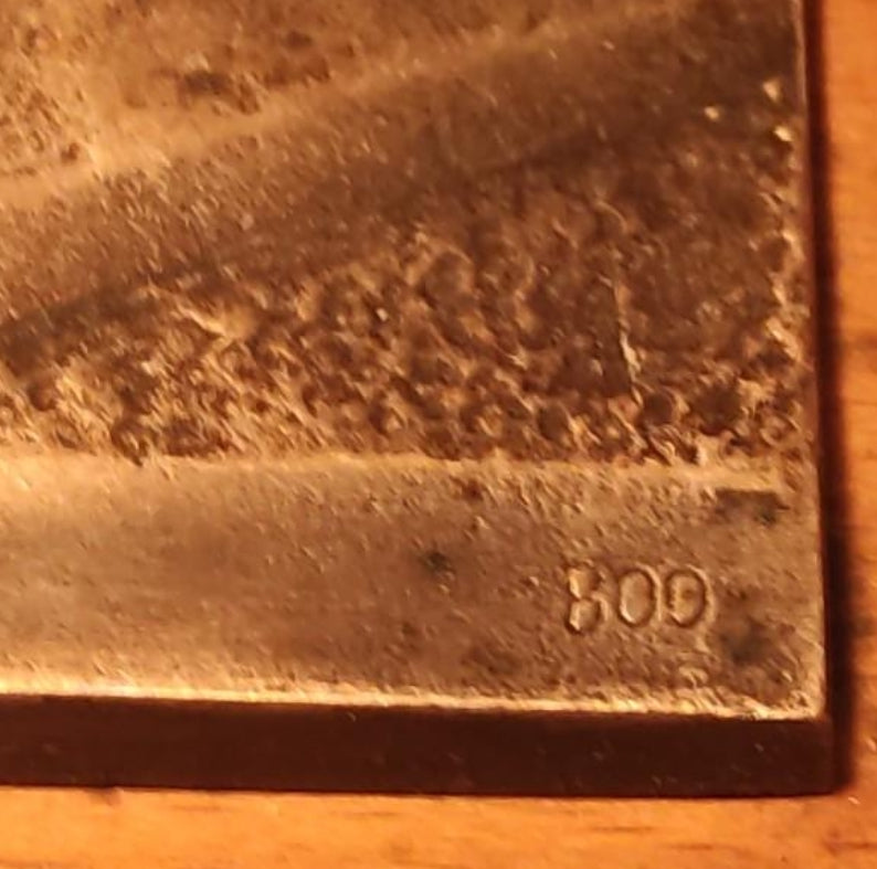 Placa de plata en honor a los italianos caídos