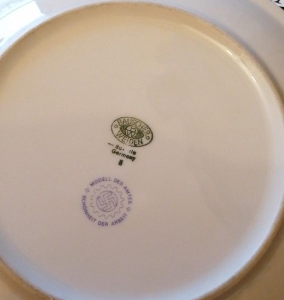 PROPAGANDATELLER DER DEUTSCH-ITALIENISCHEN ACHSE