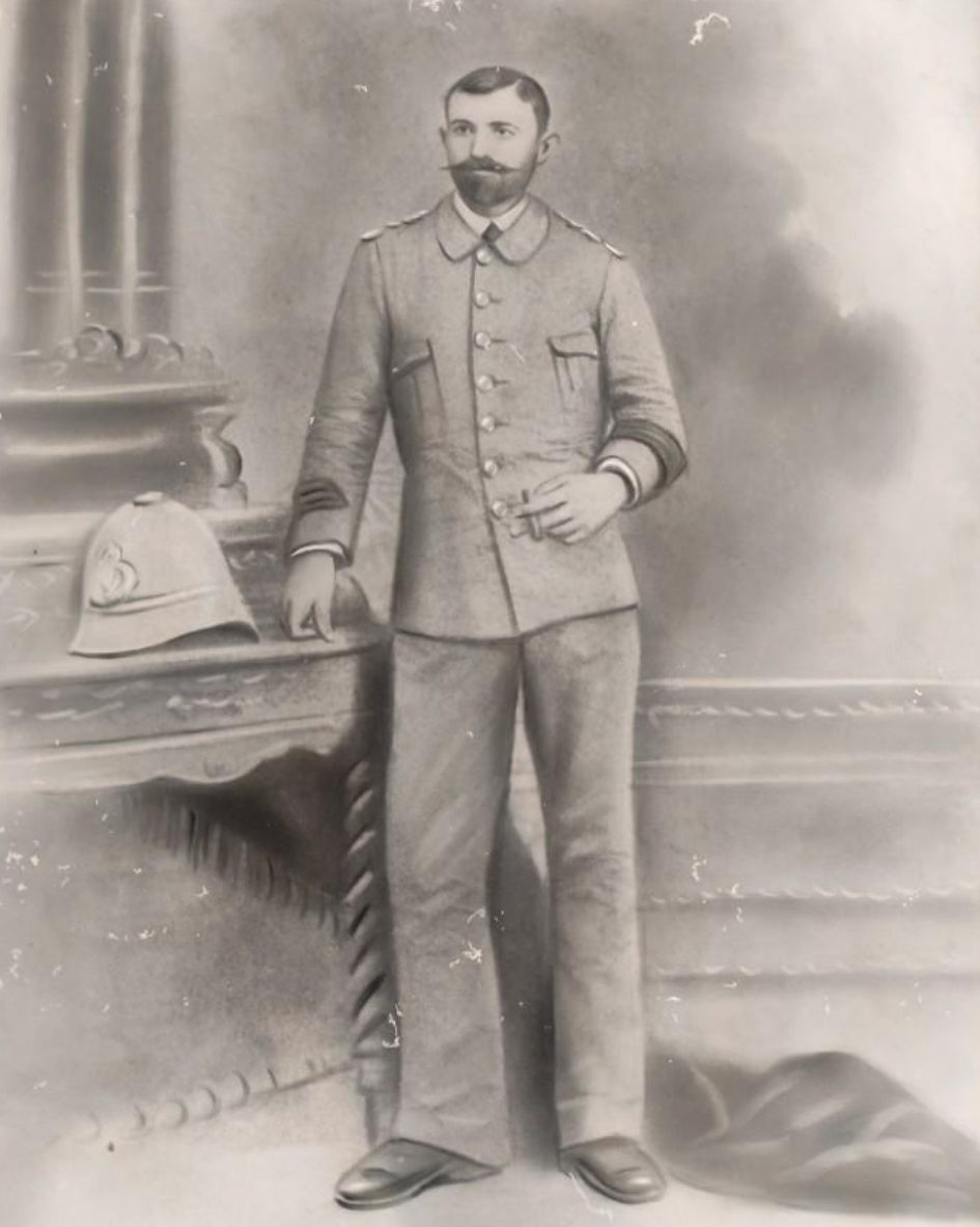 Fotografía de un soldado español en Filipinas