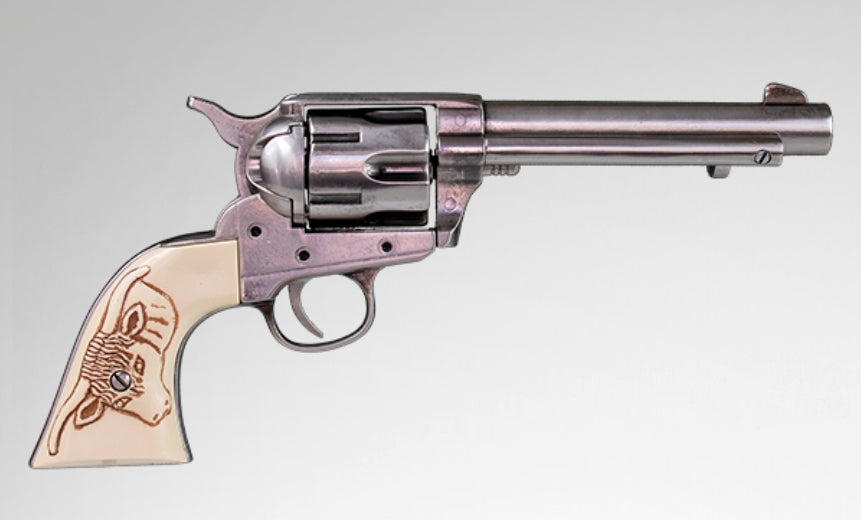 Replica of the peacemaker TNP 5'5 revolver