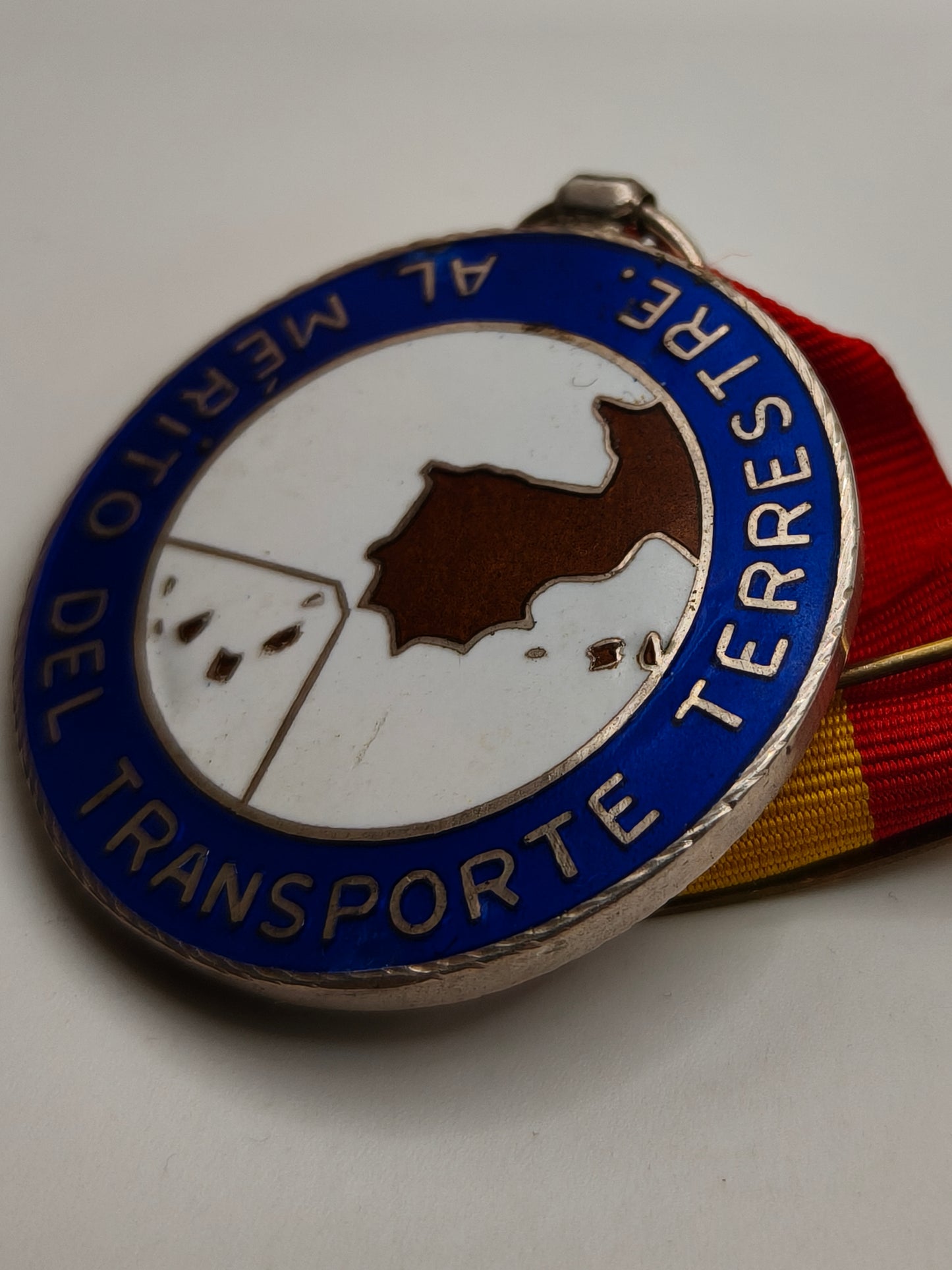 Medalla orden al Mérito transporte terrestre. España