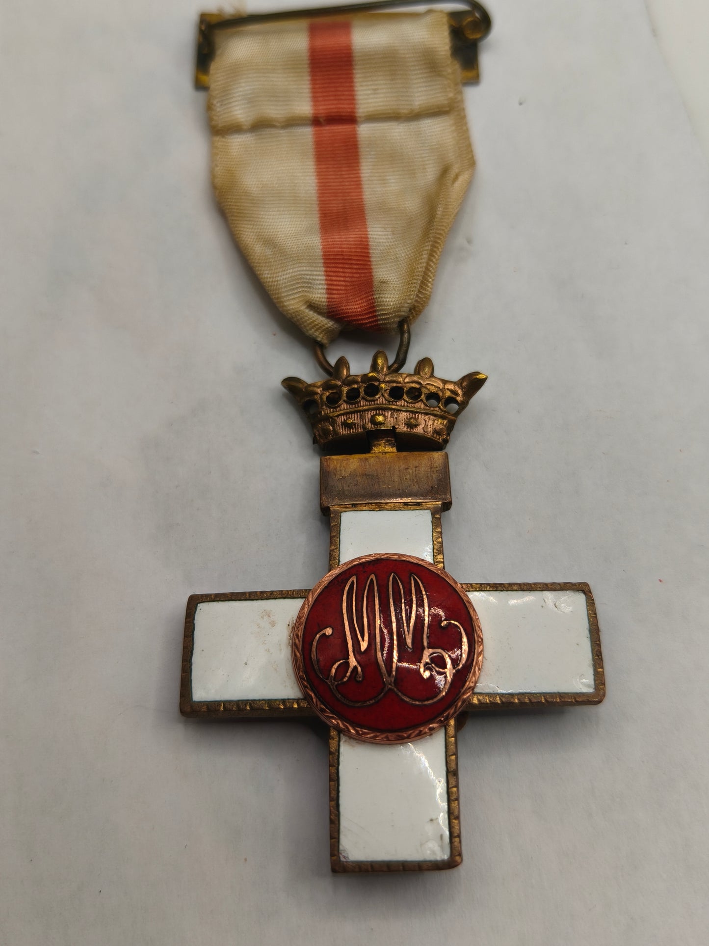 Medalla cruz mérito militar pensionada.época Franco. España
