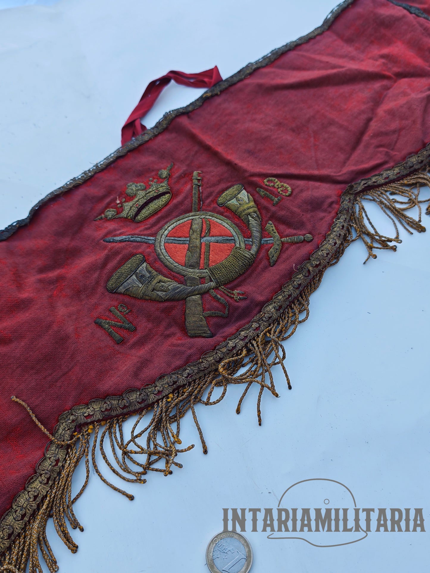 Bandera del regimiento N13 de infantería. España posguerra 1940s.