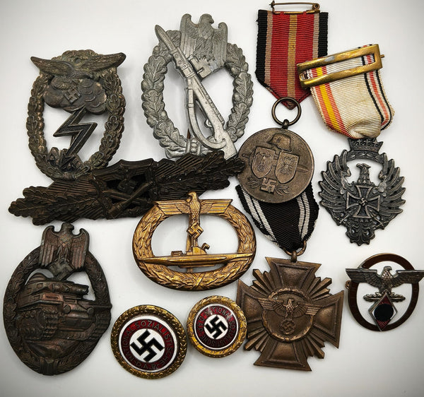 2WW Badges & Medals