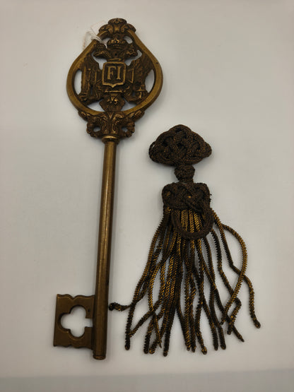Austro-Hungarian Nobleman Key, Bronce.