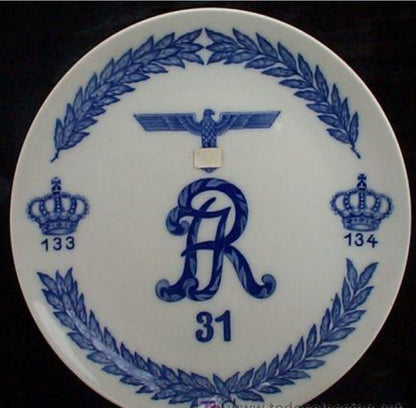 Placa conmemorativa del 31º Regimiento de Infantería de la Wehrmacht del 3er Reich alemán. porcelana de meissen