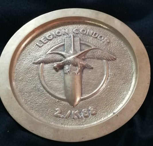 Bronzeplatte der Legion Condor