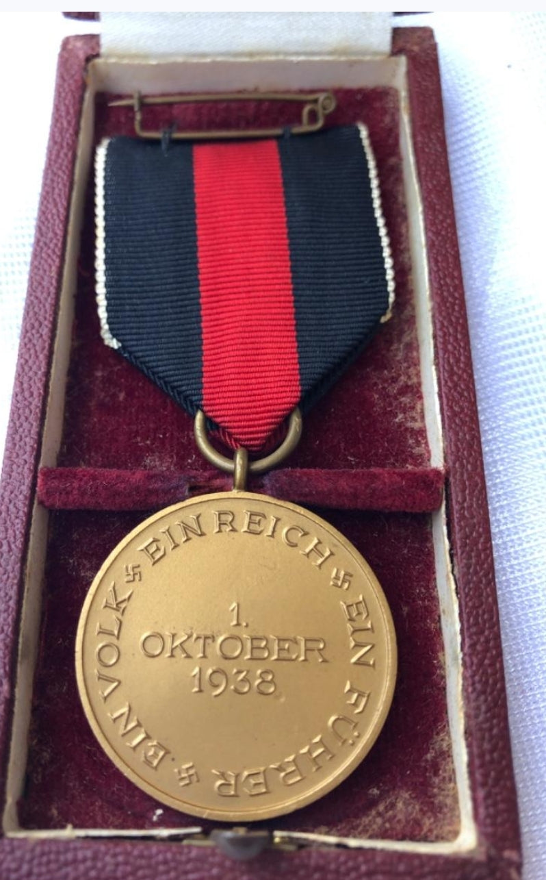 Sudeten medal with Prague pin