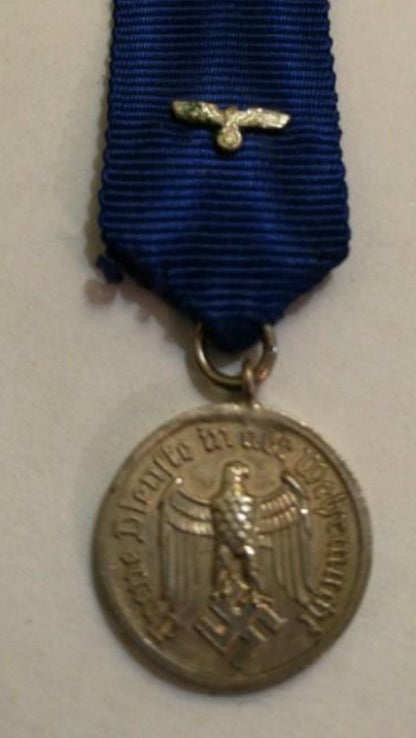 Medalla alemana en miniatura por 4 años de servicio en la Wehrmacht. 