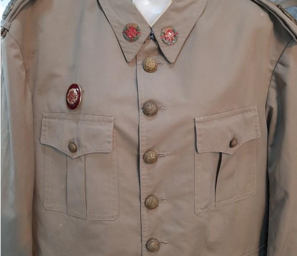 Sommeruniform der Garde des Generalissimus mit Abzeichen 