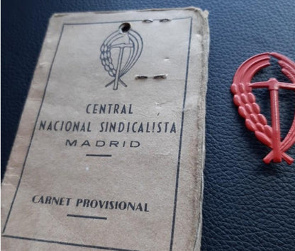 Lot of card and badge of the National Trade Union Center
