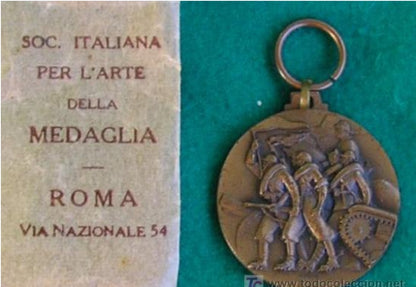 Período de la Guerra Civil Española Medalla italiana de la Toma de Santander 1937