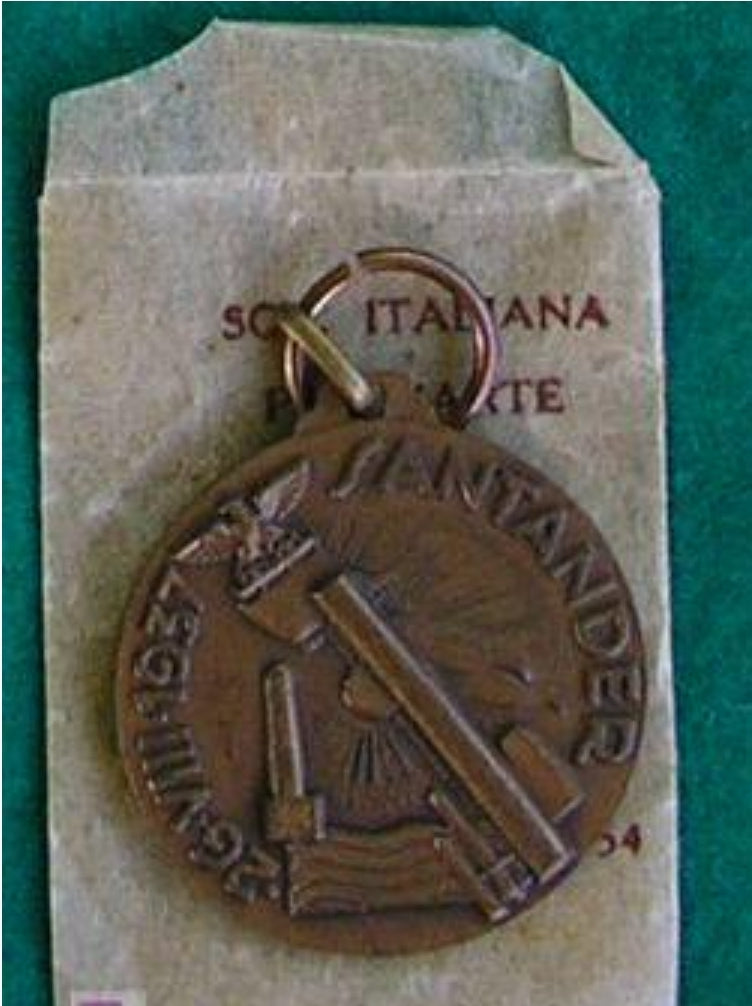 Período de la Guerra Civil Española Medalla italiana de la Toma de Santander 1937