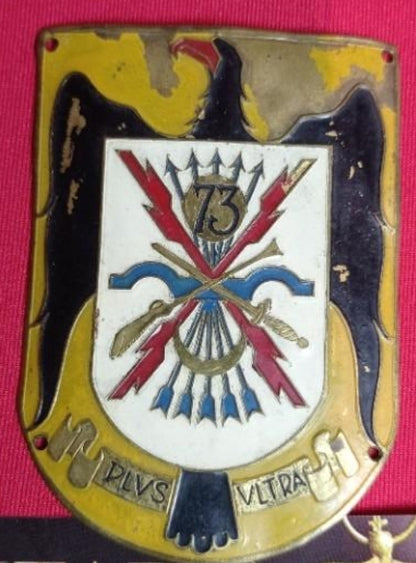 Metallisches Wappen der 73. Division 