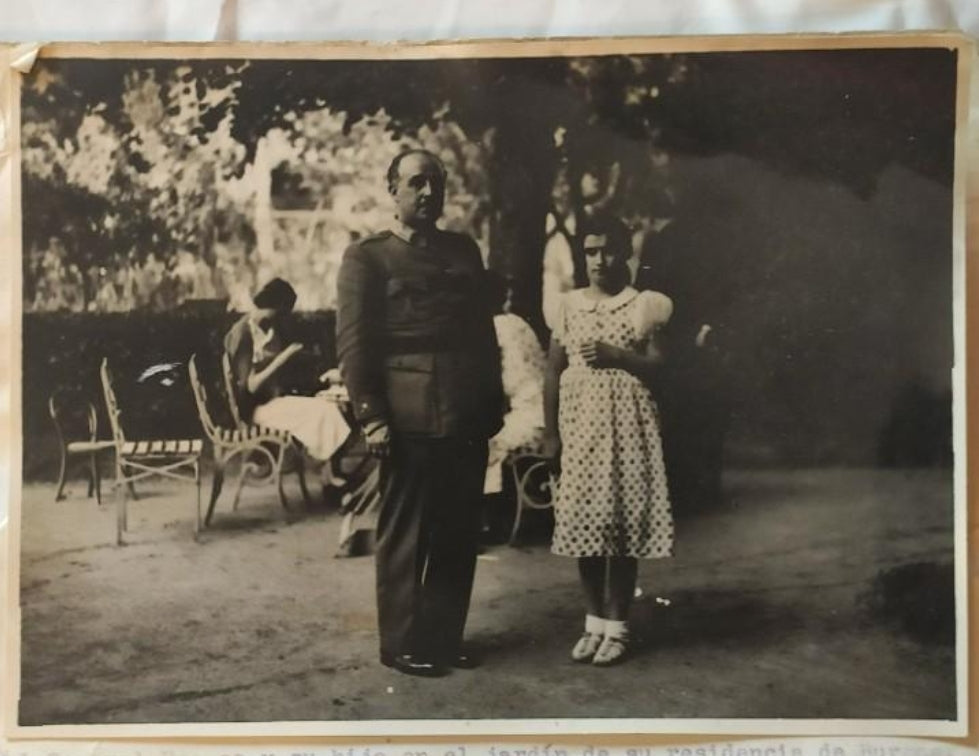 Dos fotografías personales de la primera época de Franco