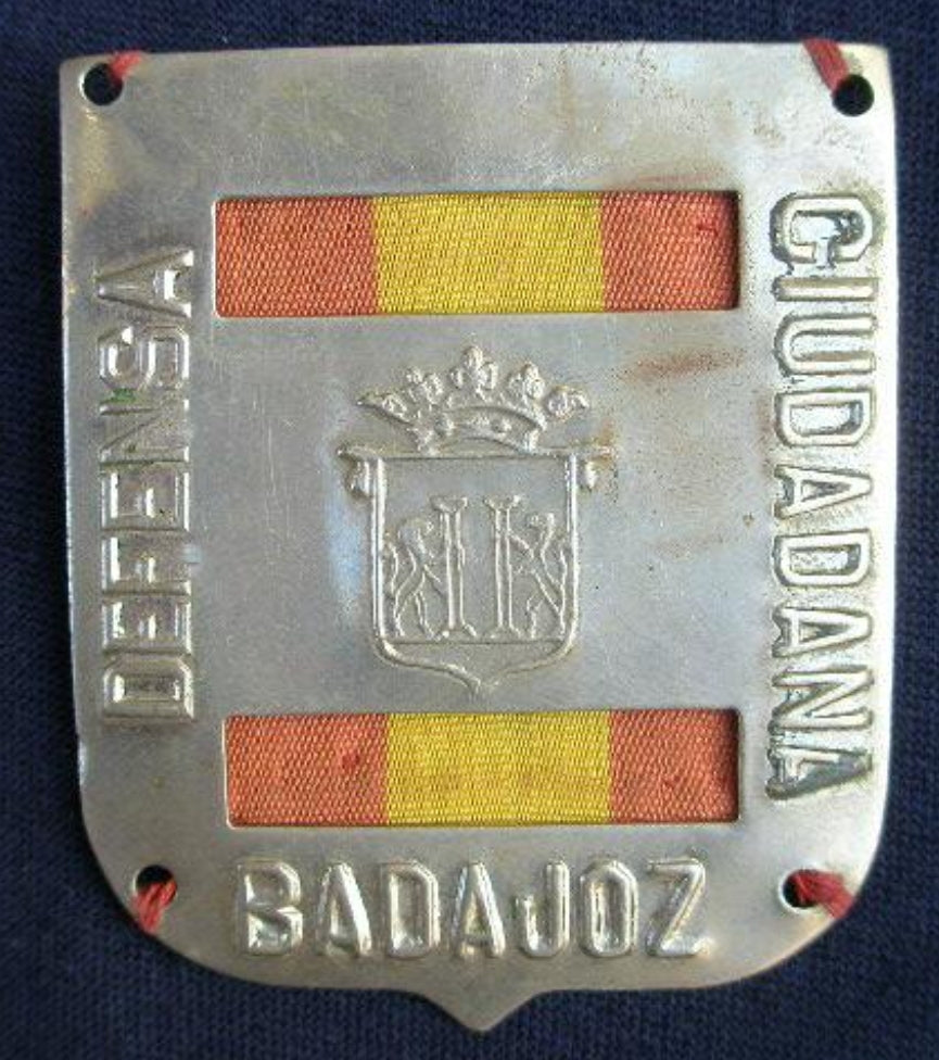 Early Spanish Civil War period 1936 Badge of the City Defense in Badajoz.  Rare)