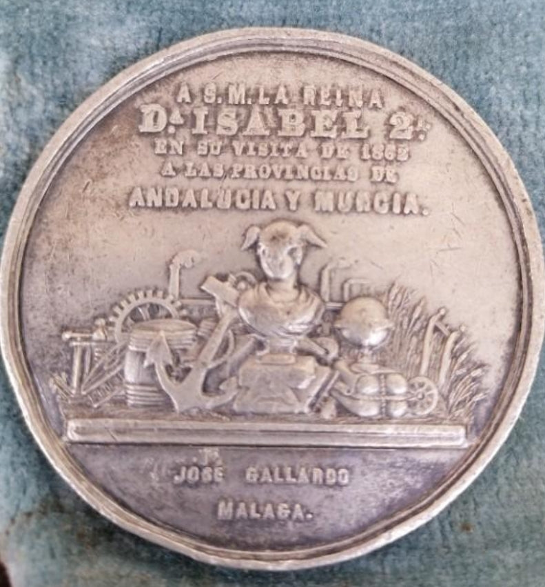 Medalla de mano vintage de Isabel II 