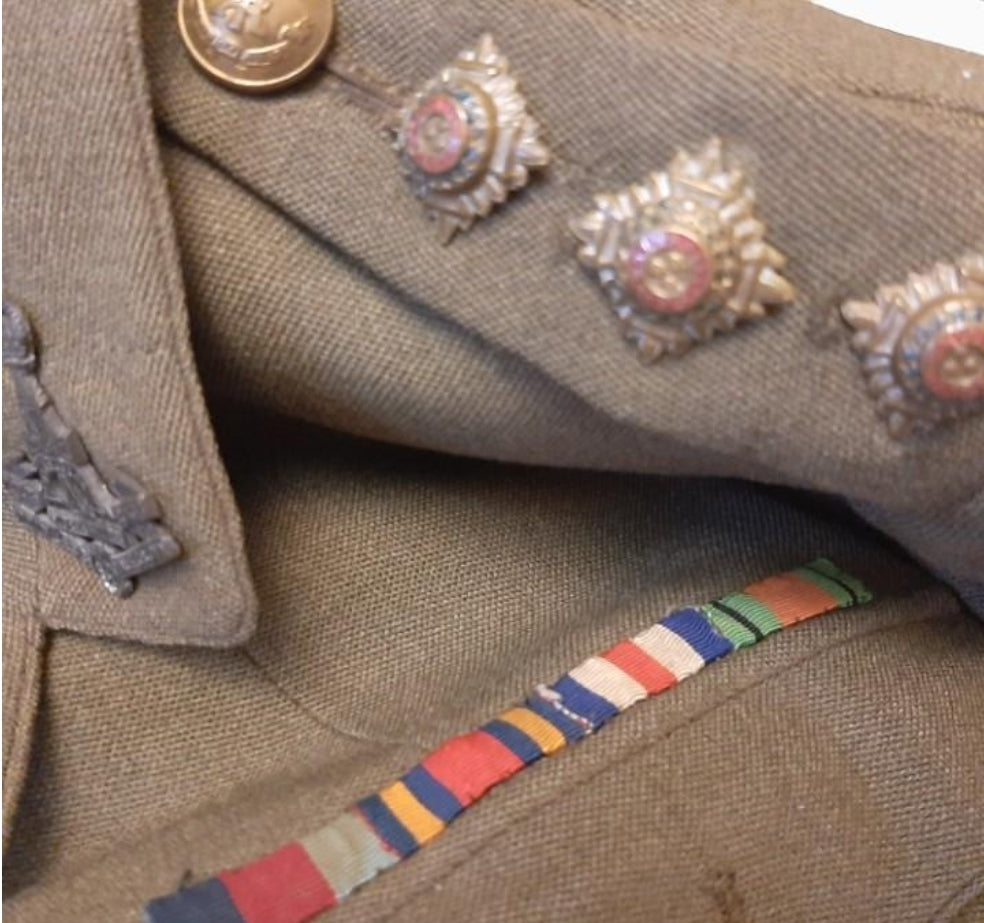 Britische Offizierstunika während des Zweiten Weltkriegs 