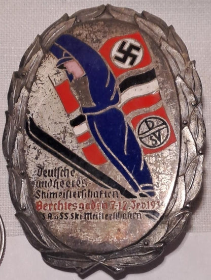 Insignia alemana de esquí de las SS y la Wehrmacht. 