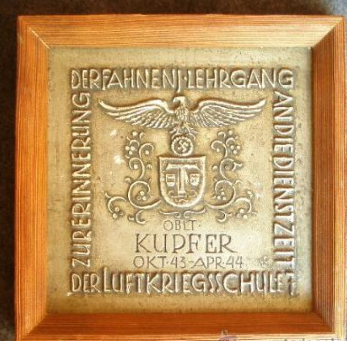 Placa conmemorativa de la Escuela de Guerra Aérea de la Luftwaffe alemana del período de la Segunda Guerra Mundial