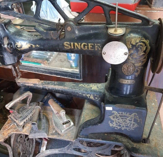 Máquina de coser Singer de principios del siglo XX. 