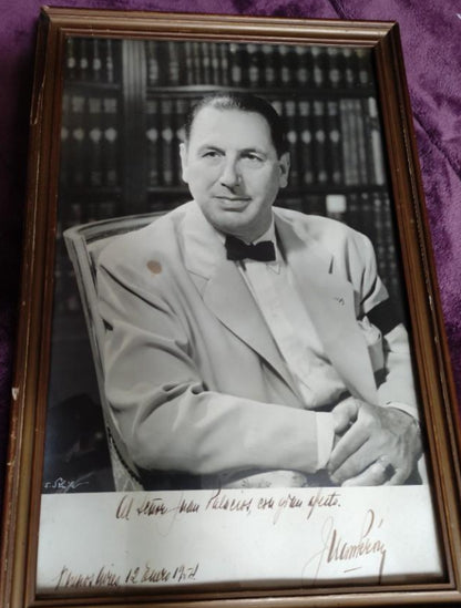 Dedicated portrait with autograph of Juan Perón