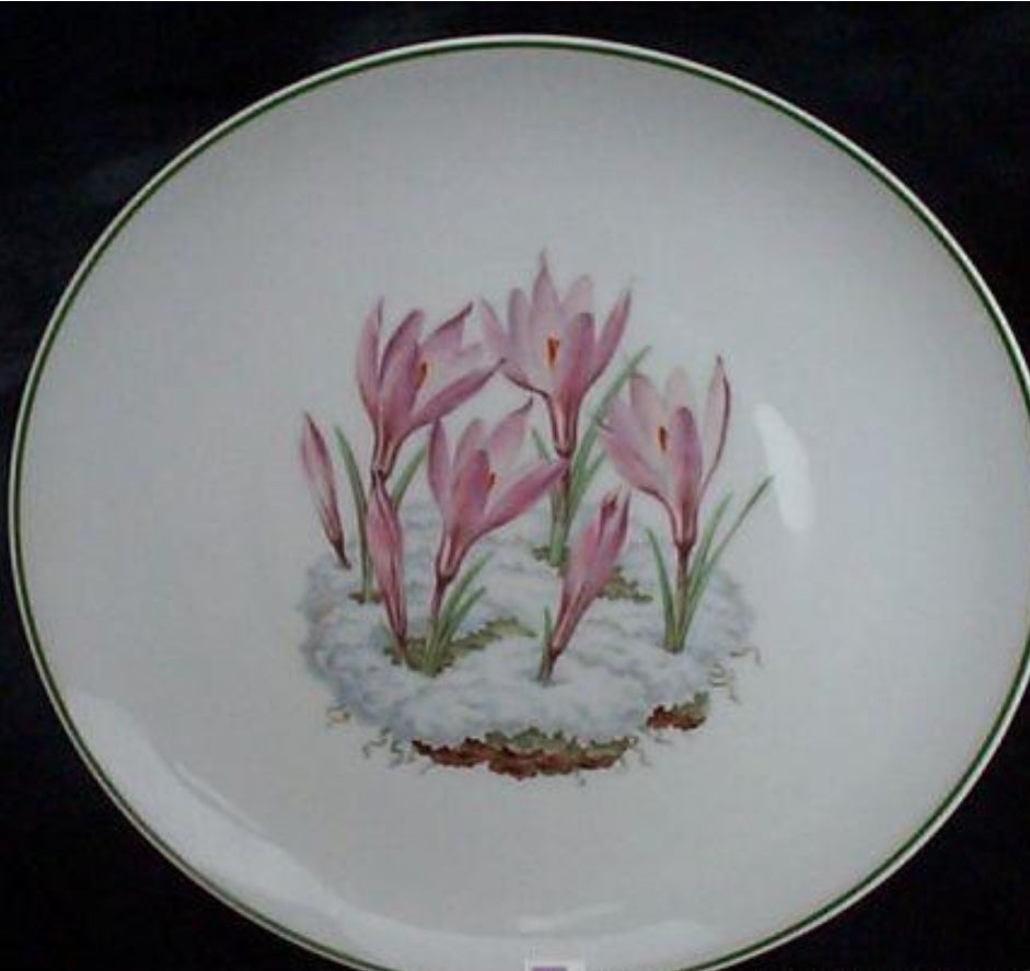 Winter Solstice ceremonial plate for the SS. Year 1943. Porcelain with typical flower design