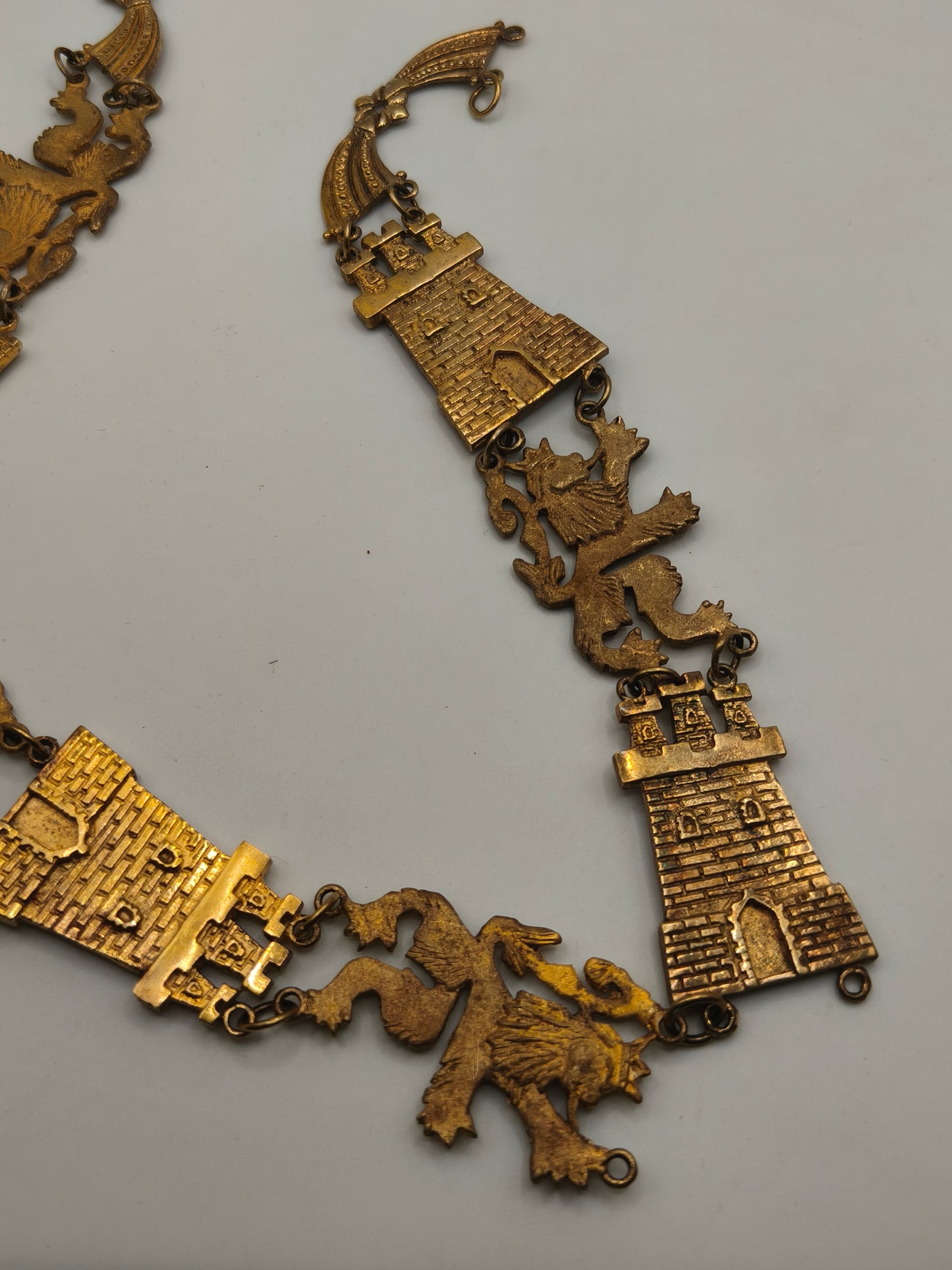 Collar Order Spain. Lion and Tower.