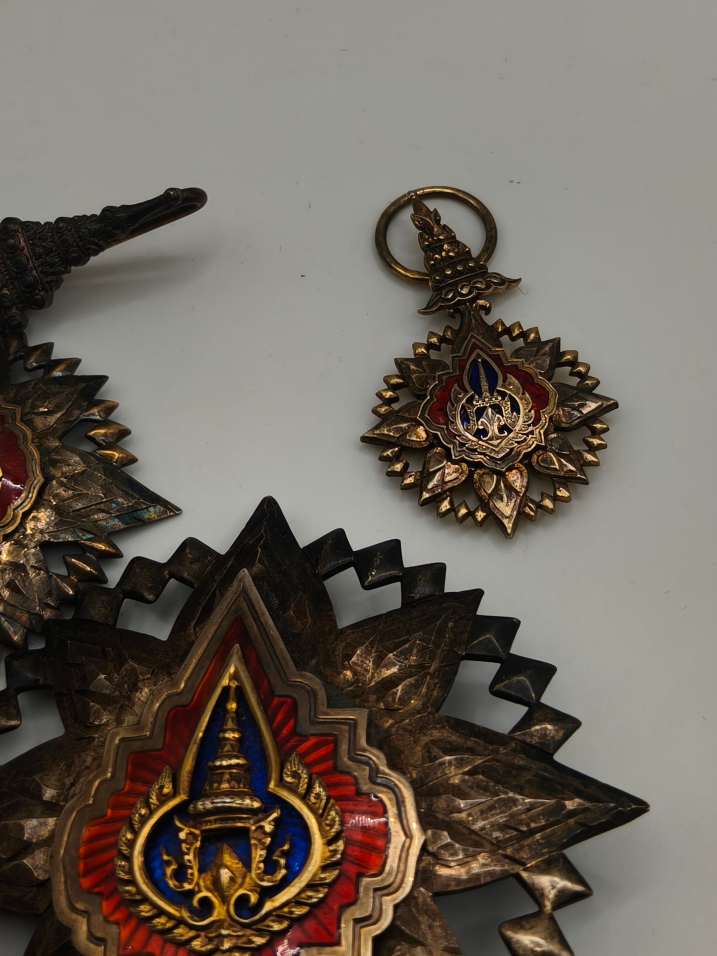 Medallas conjunto Orden Corona de Tailandia.