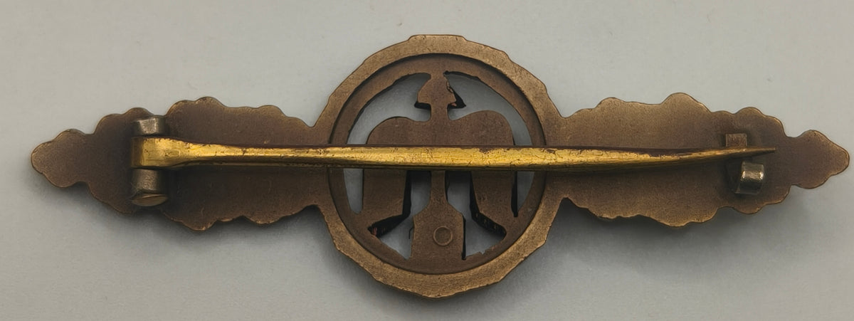 Cased Luftwaffe Short Range fighter Clasp, 1957 Model. Germany.