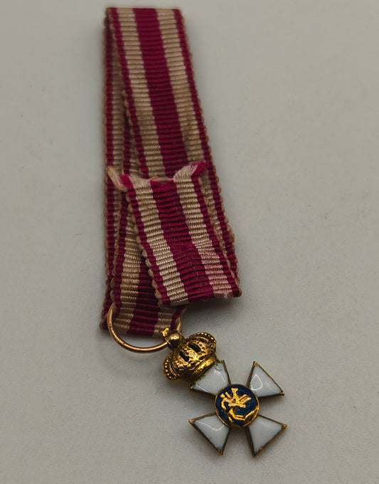 An San Hermenegildo Order Mini Medal made in gold. Ferdinand VII.