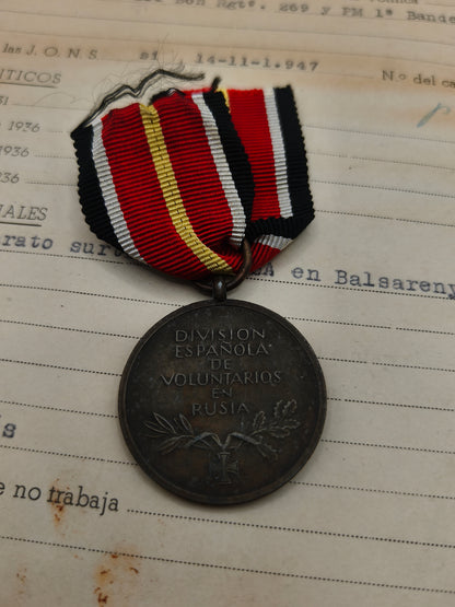 Medalla anti bolchevique con documento división azul. IIWW