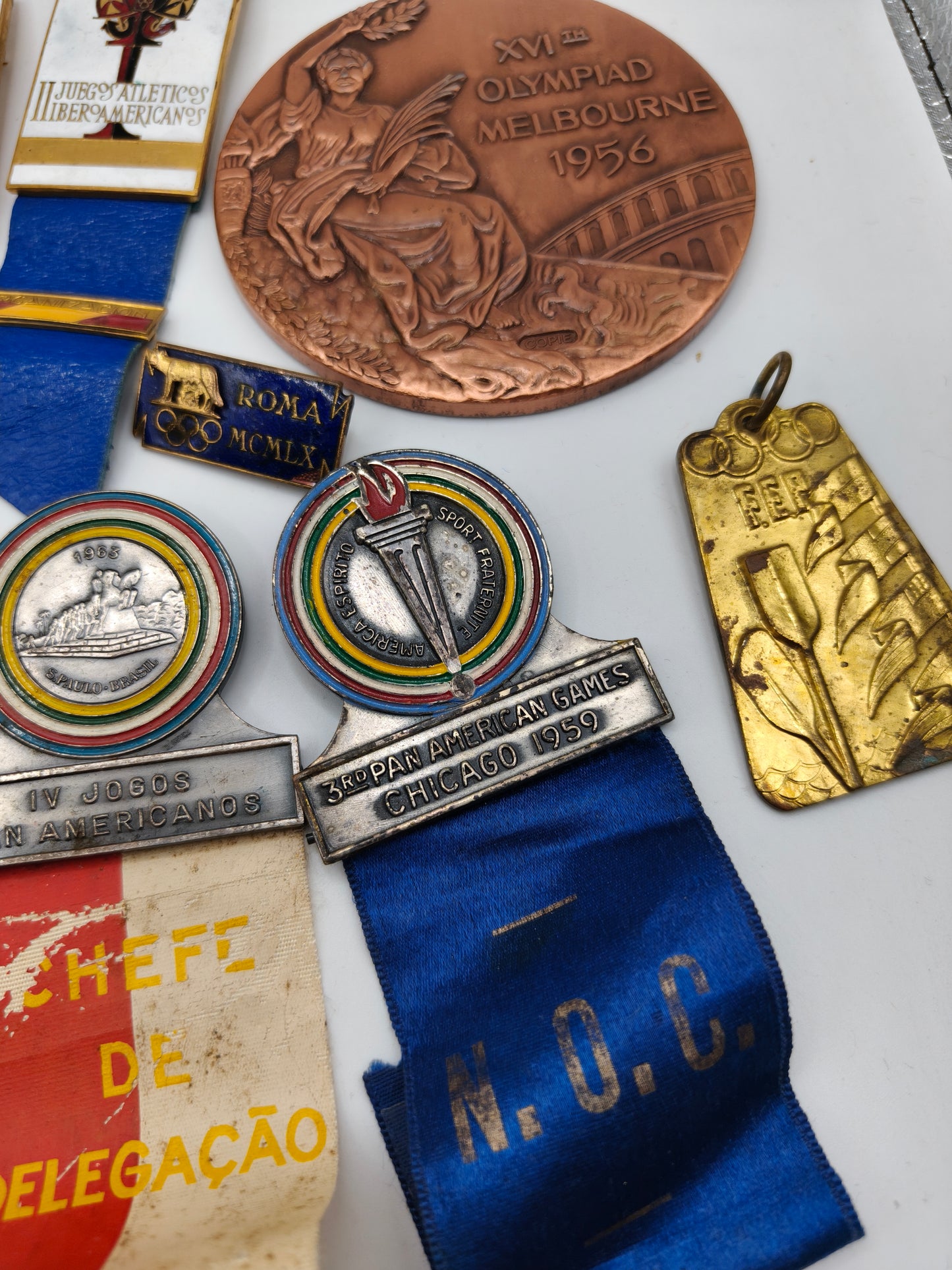 Lote Olímpico medallas e insignias