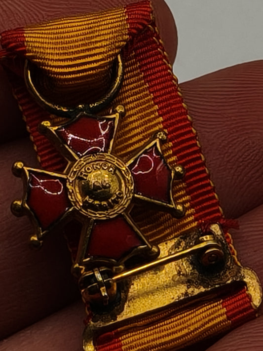 Medalla miniatura orden Mérito. Venezuela
