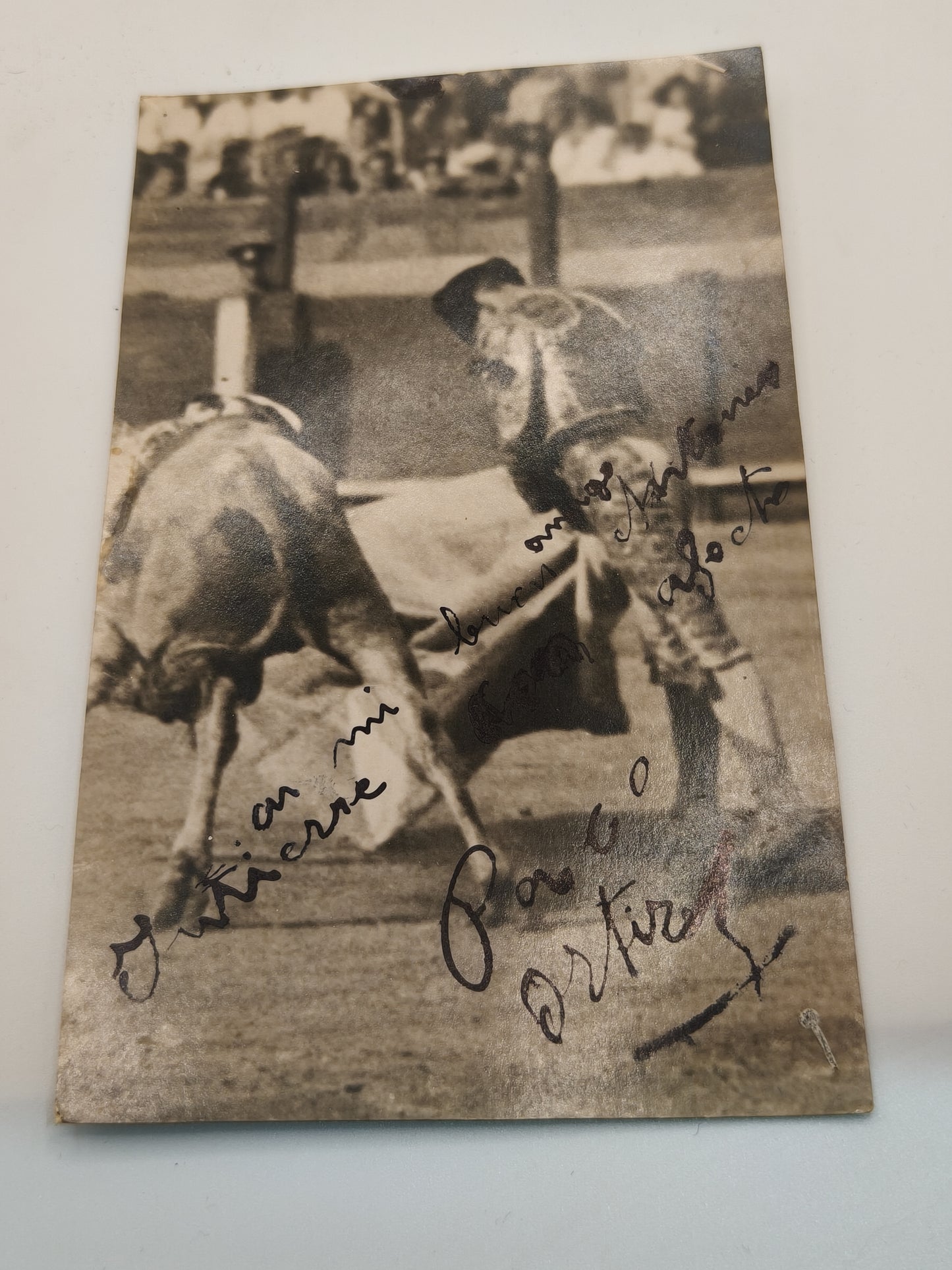 Foto con Autógrafo torero español. Siglo XX.