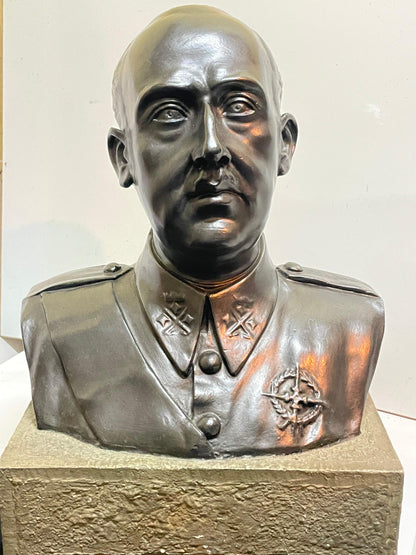 Gran busto Franco Uniforme Guerra civil española.