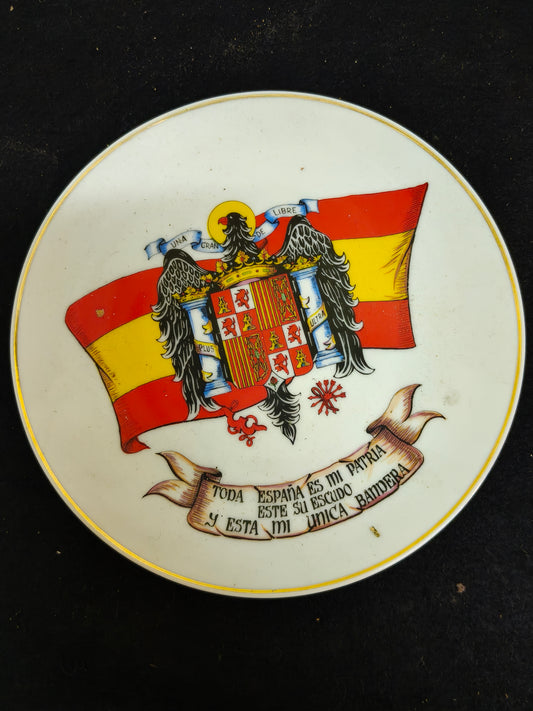 Plato escudo de España época Franco