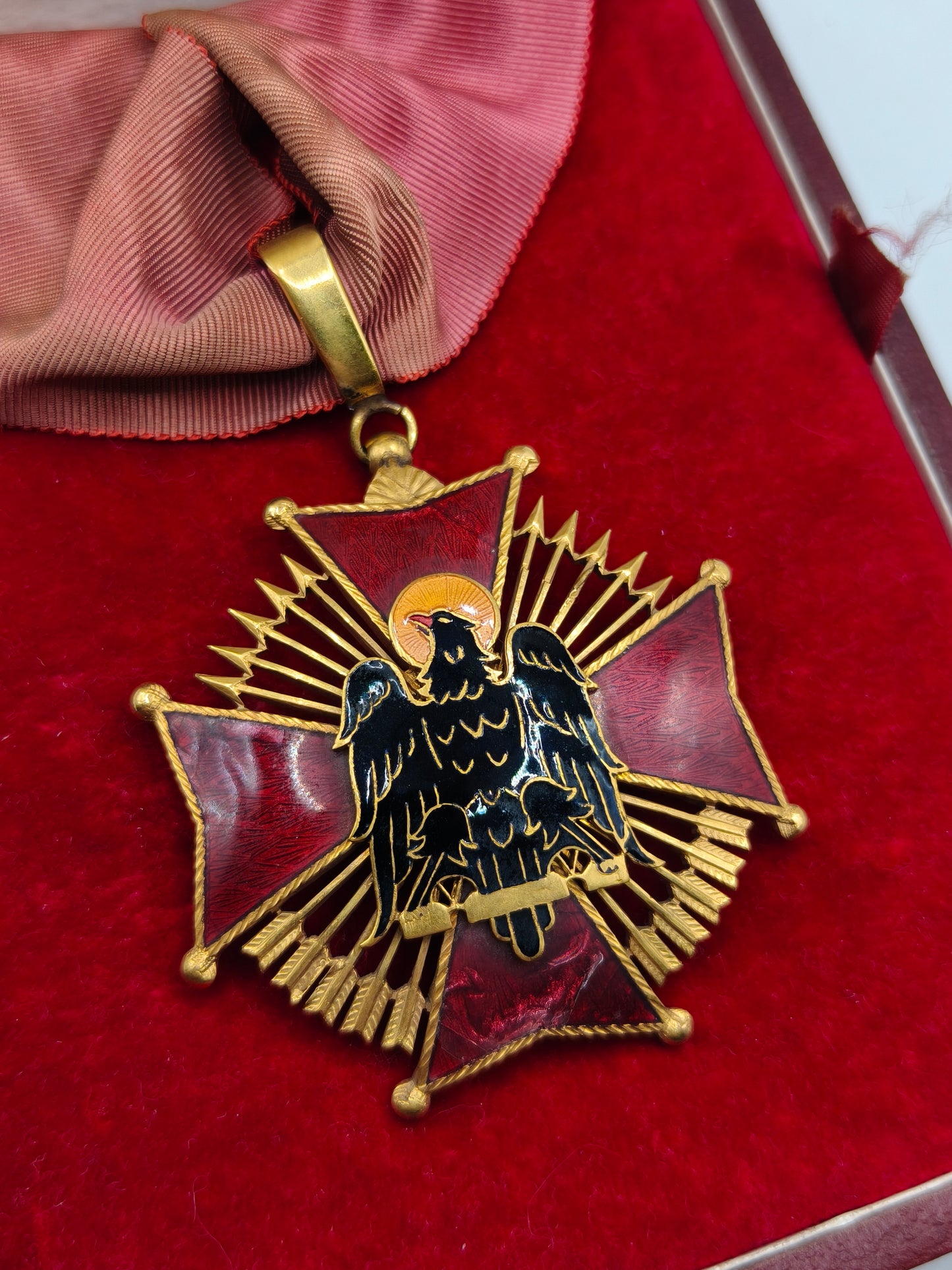 Medalla Encomendador Orden de Cisneros. Época Franco España