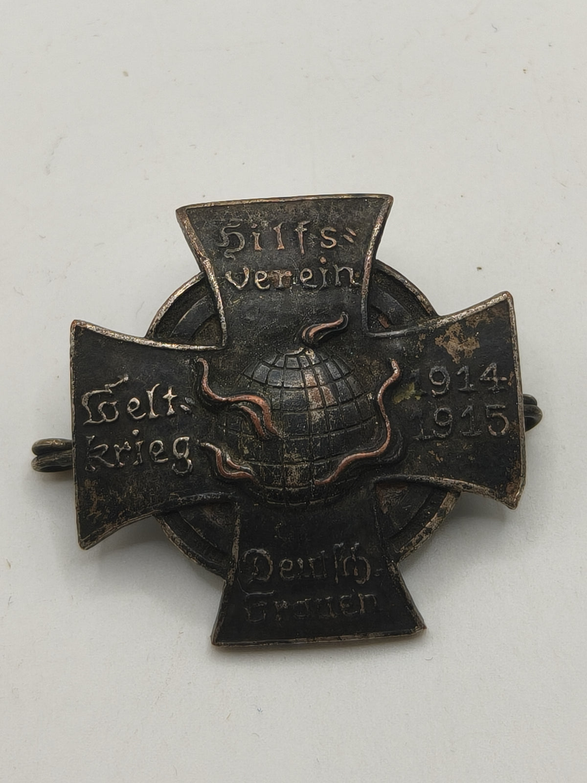 Aid Society of Women Hilfsverein Deutscher Frauen badge. IWW Germany