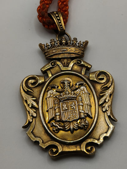 Medalla Claustro extraordinario . Época Franco. Plata dorada