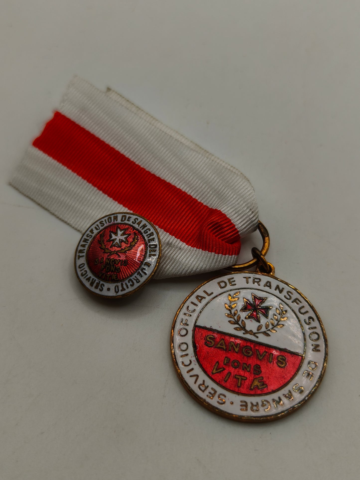 Medalla de Cruz Roja transfusor de sangre. España