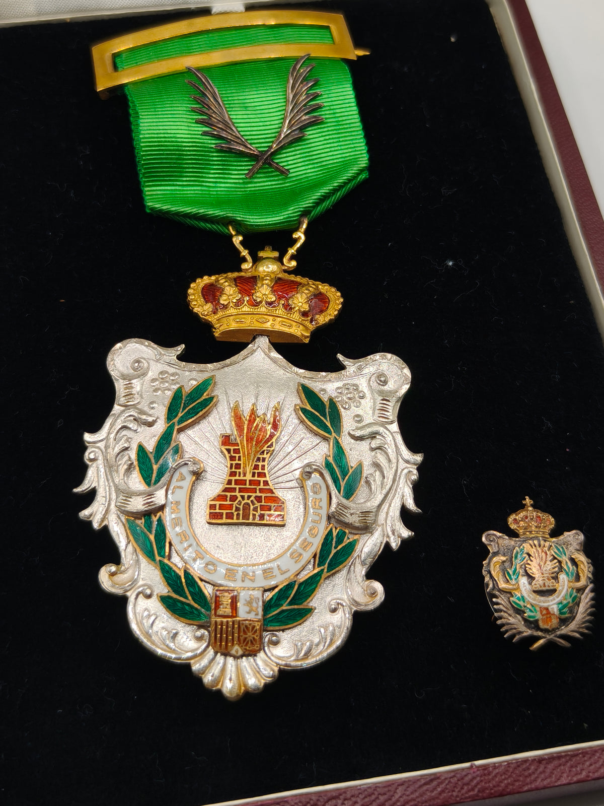 Order Spanish Medal of Merit in Insurance . Franco's Period.
