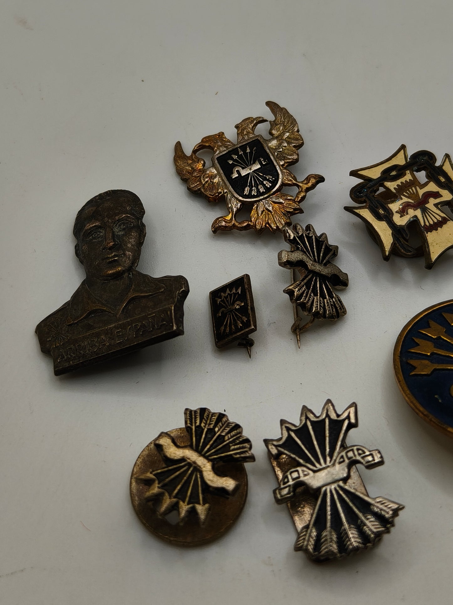 Colección de insignias de Falange. época guerra civil