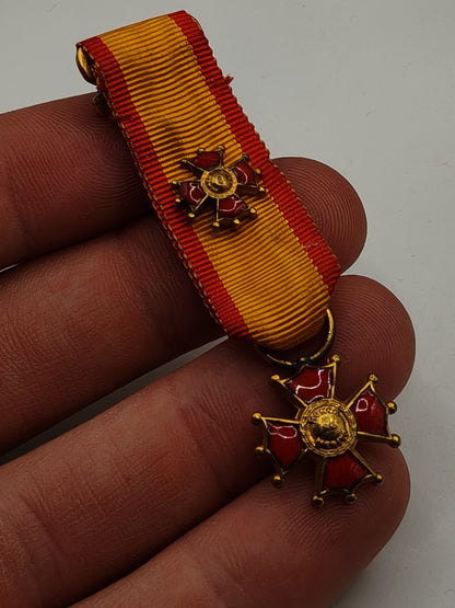 Medalla miniatura orden Mérito. Venezuela