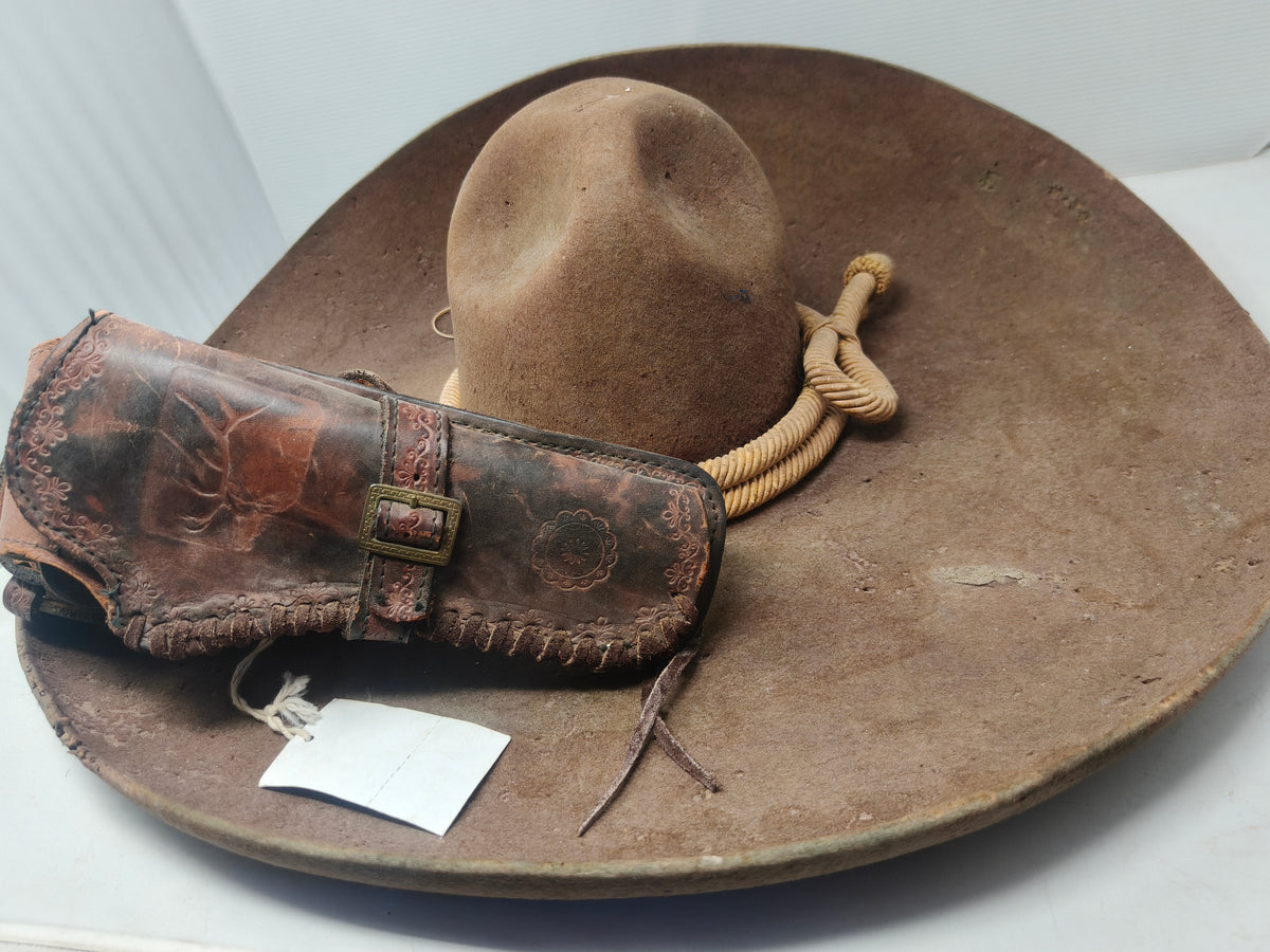 Mexican lot, Hay and Holster . XIX Century.