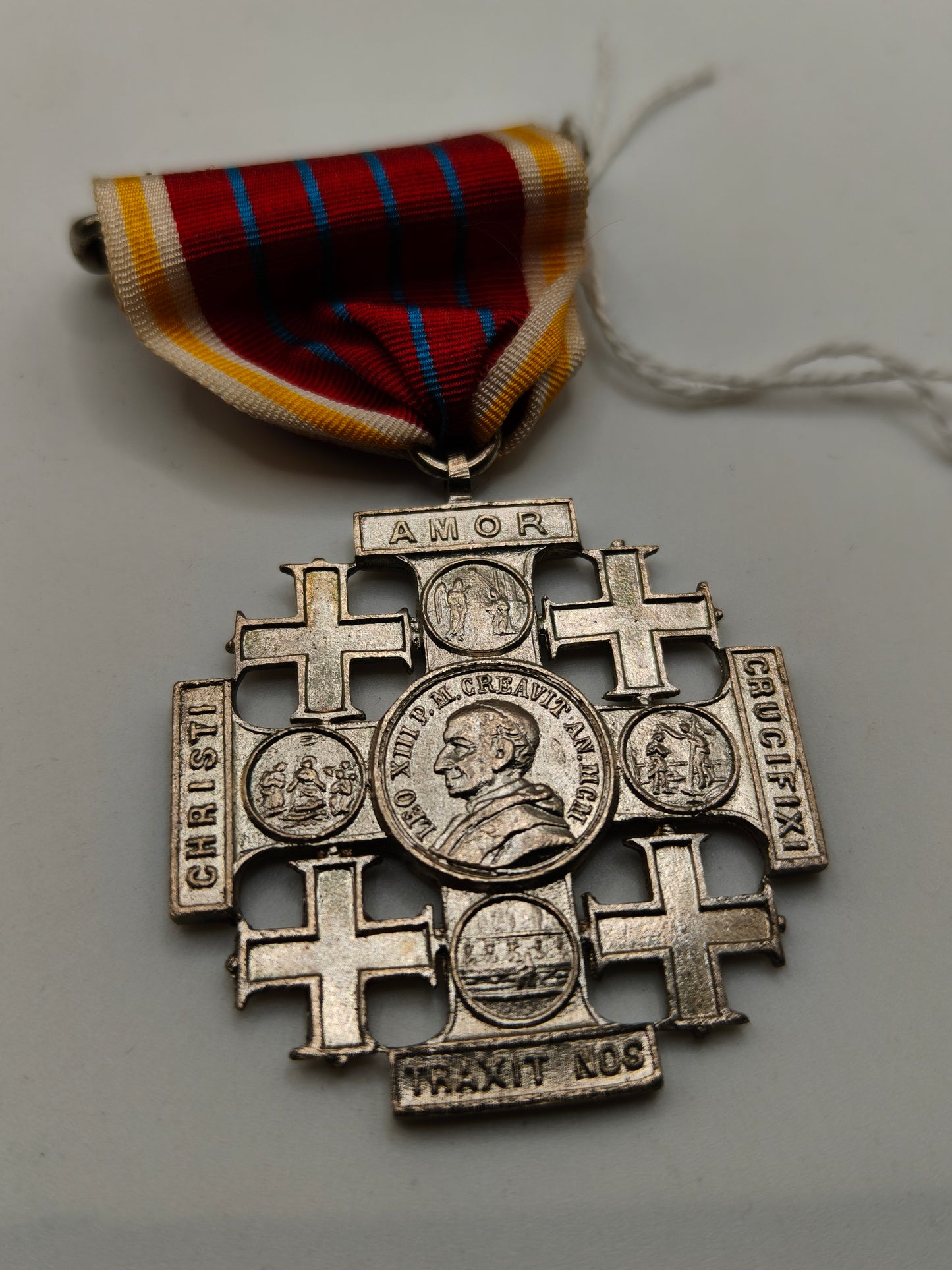 Medalla cruz orden vaticano