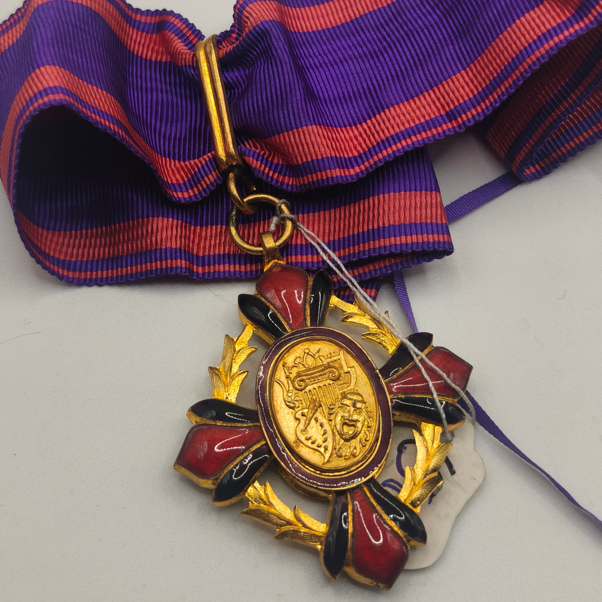 Order Of Education and Arts of France, Commander Class Medal.
