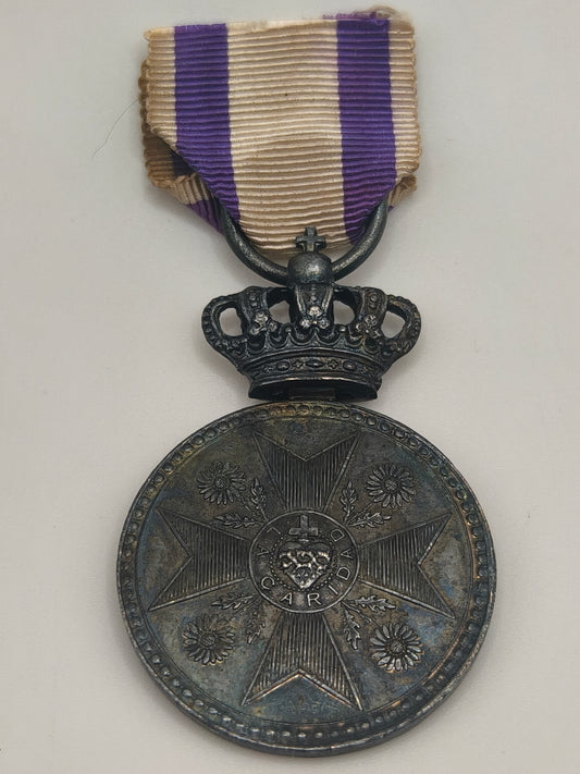 Charity Order Carlist medal. Charles VII Spain. Margaritas.