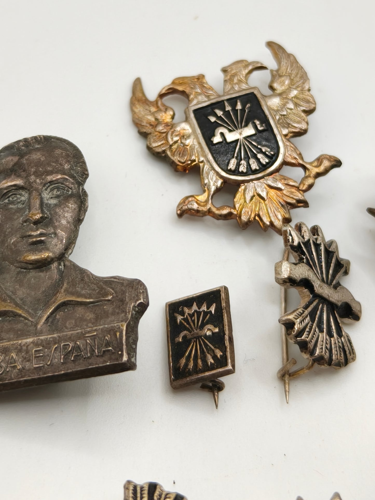 Colección de insignias de Falange. época guerra civil