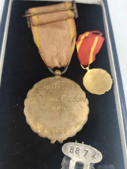 Falange Old Guard Medal with Miniature. Spain Franco's period